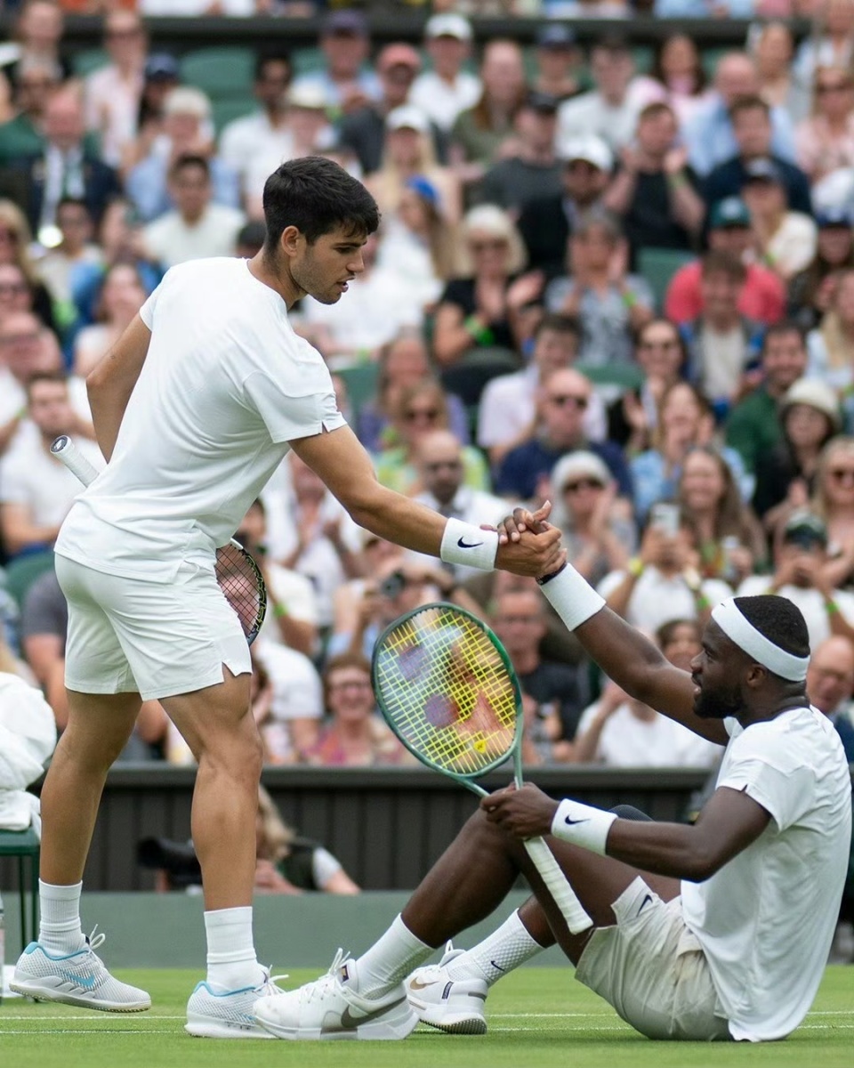 温网鏖战联合杯，西西帕斯扛起全队