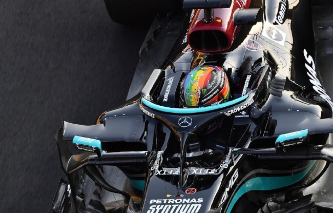 爱游戏官网-梅赛德斯碾压威廉姆斯，汉密尔顿刷新纪录