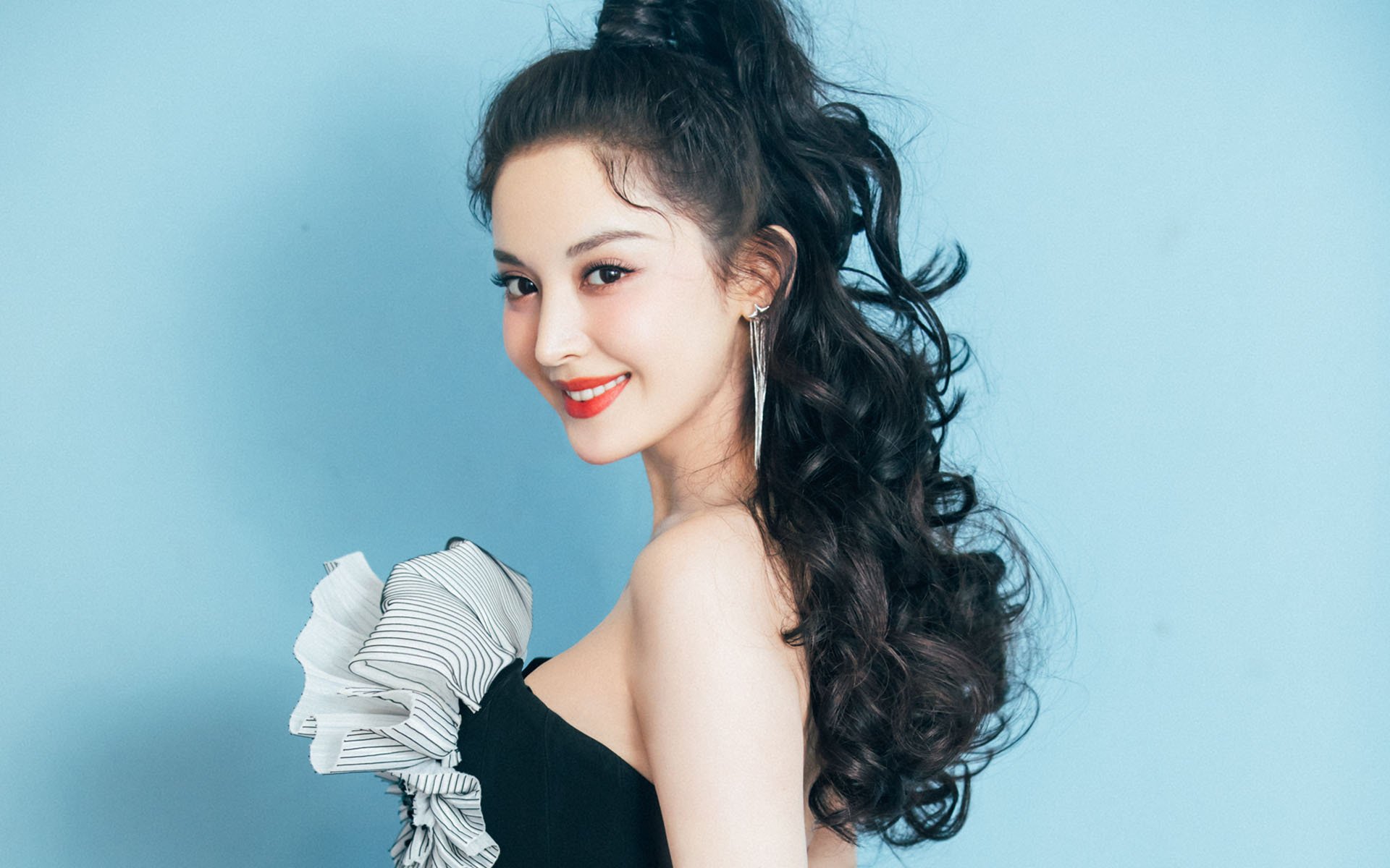 恩比德爆发70分封神仍徒劳！公牛全民皆兵逆天改命终结猛龙