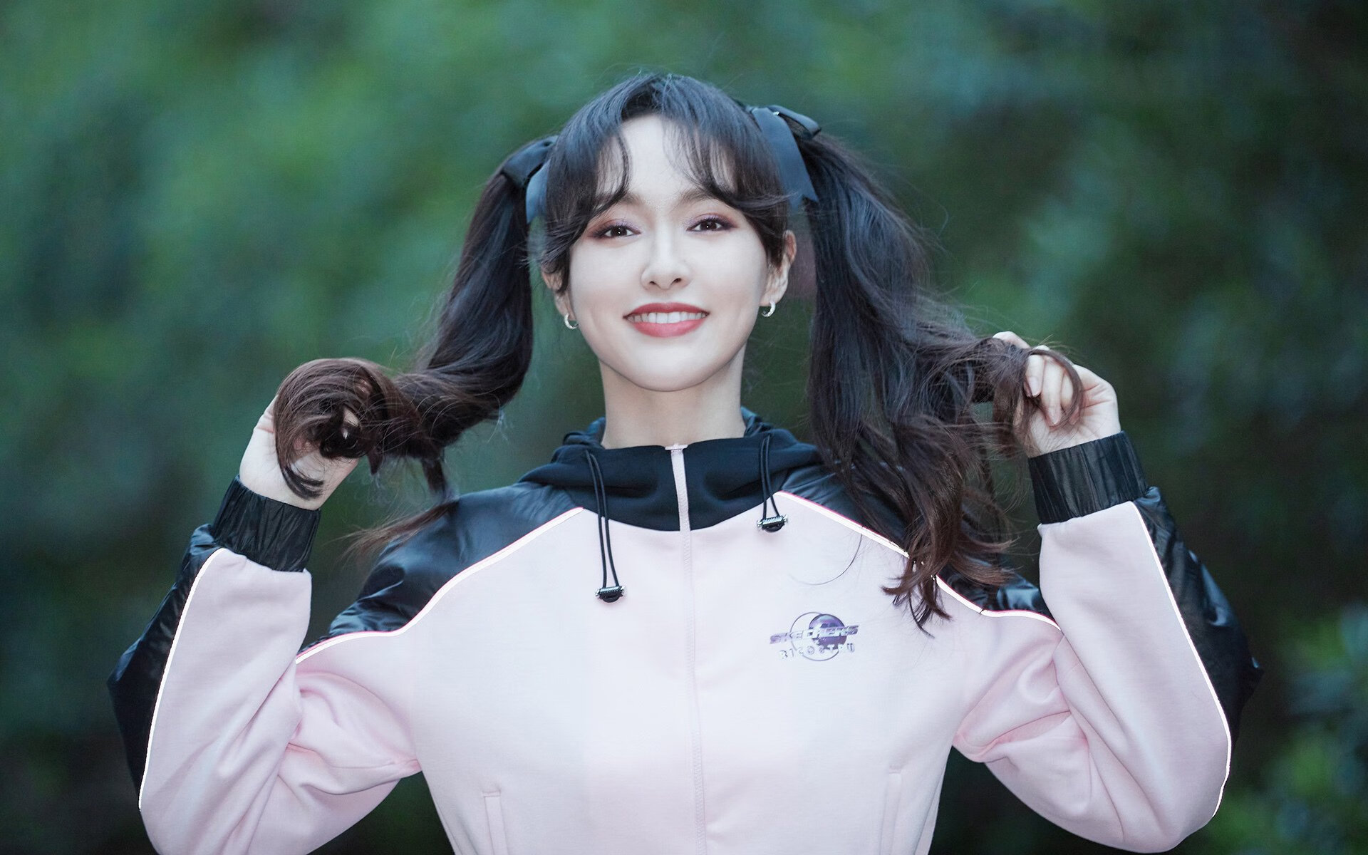 您提到的这个对阵组合非常有趣—勒沃库森是德甲俱乐部，而阿尔及利亚是一个国家。在欧冠半决赛中，俱乐部与国家之间不会直接比赛