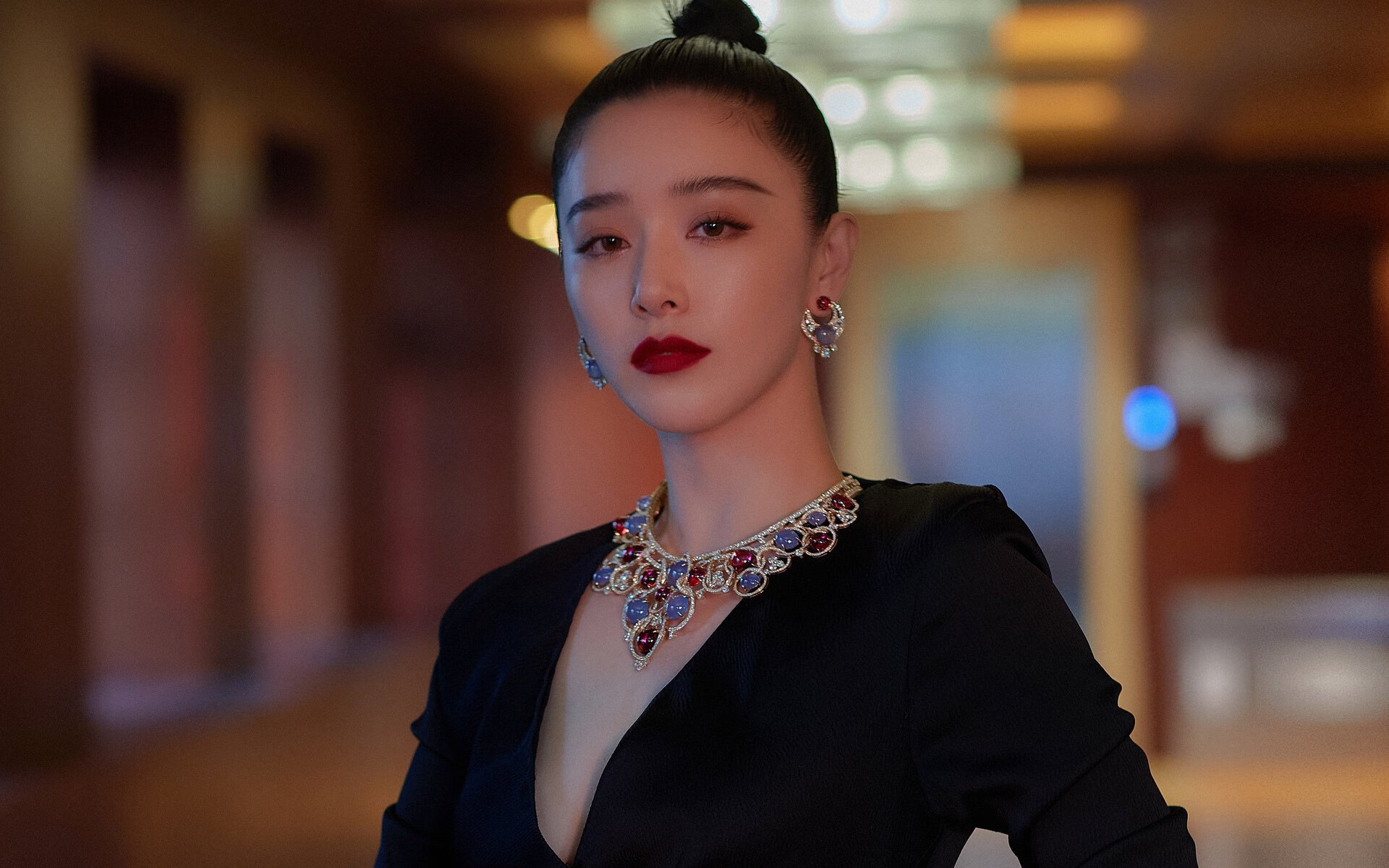 D组暗流,当厄瓜多尔碾压罗马尼亚,哈基米的光芒为何让人心生敬意?
